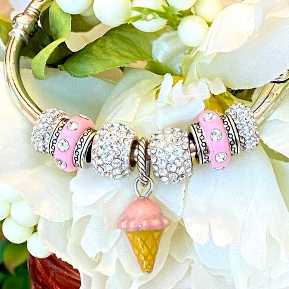 Bookmark my Closet “LIKE”♥️Get notified of sales♥️ - Picture 9 of 16